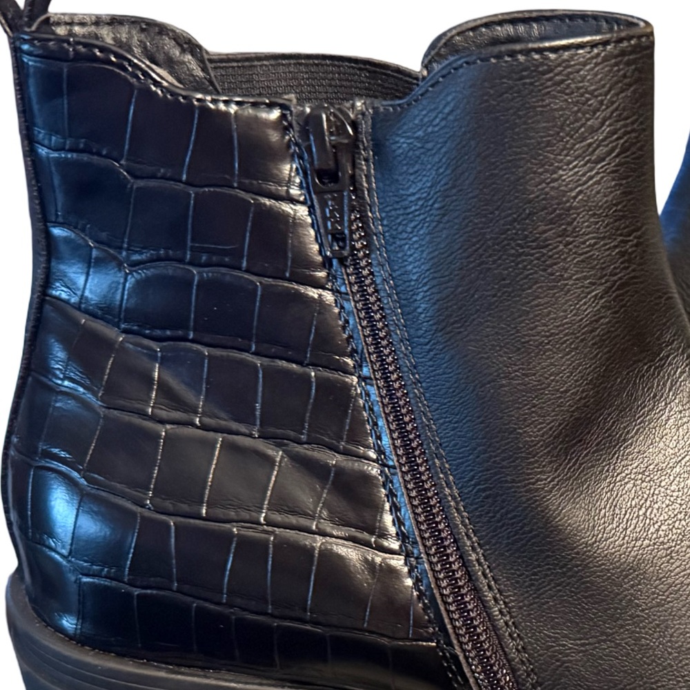 Sun + Stone NWT Sz 9 Black Veronika Vegan Leather Gothic Grunge Boots (SH125) - Picture 12 of 13
